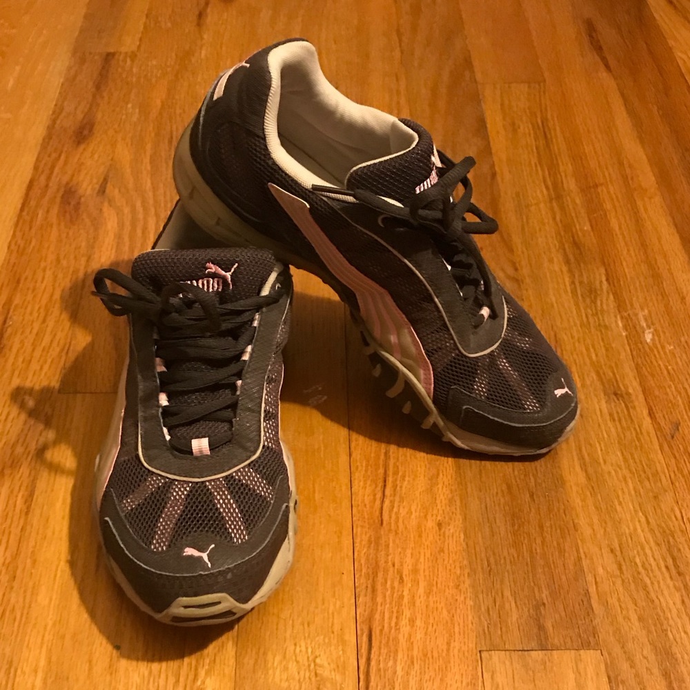 🆑⬇️Puma sneakers 👟 shoes
